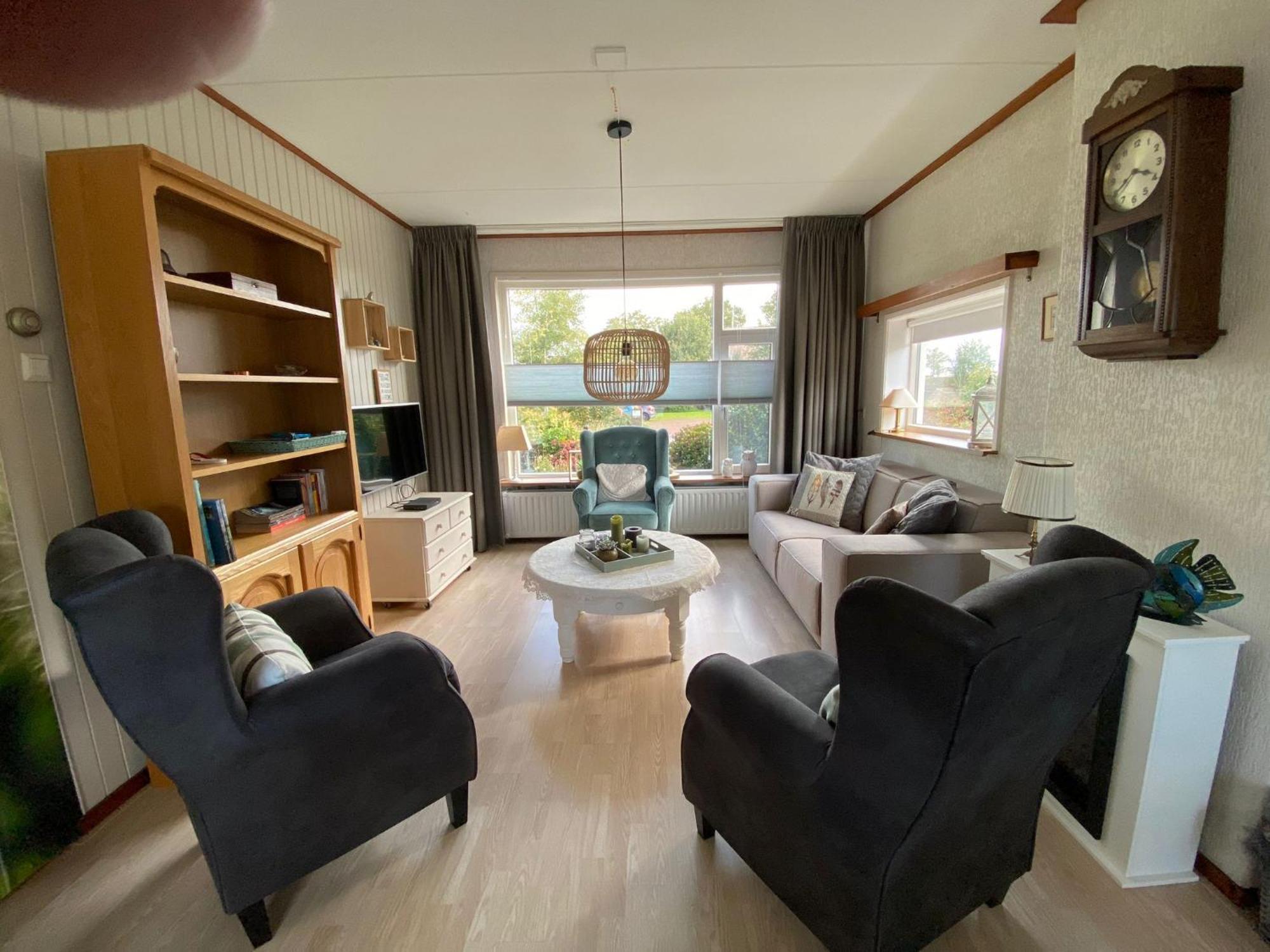 Huis Bij Het Water Met Sloepje Jutrijp Экстерьер фото