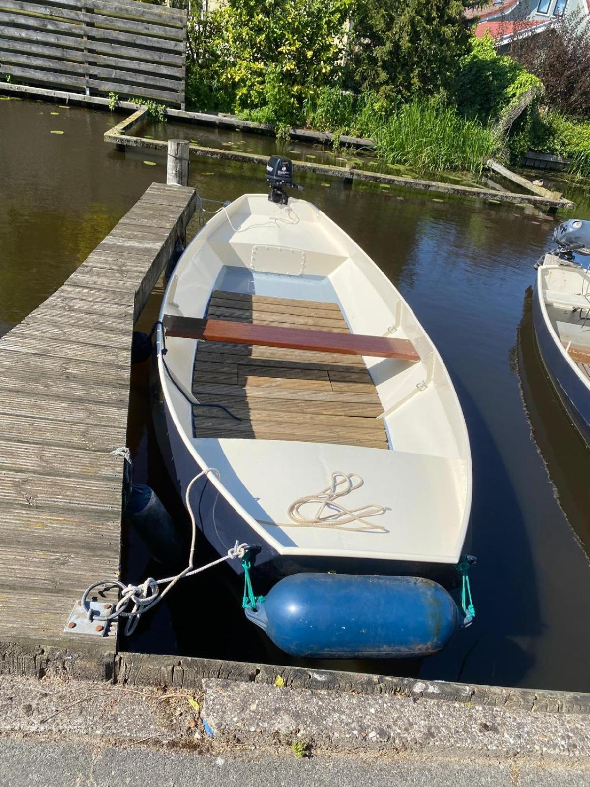 Huis Bij Het Water Met Sloepje Jutrijp Экстерьер фото